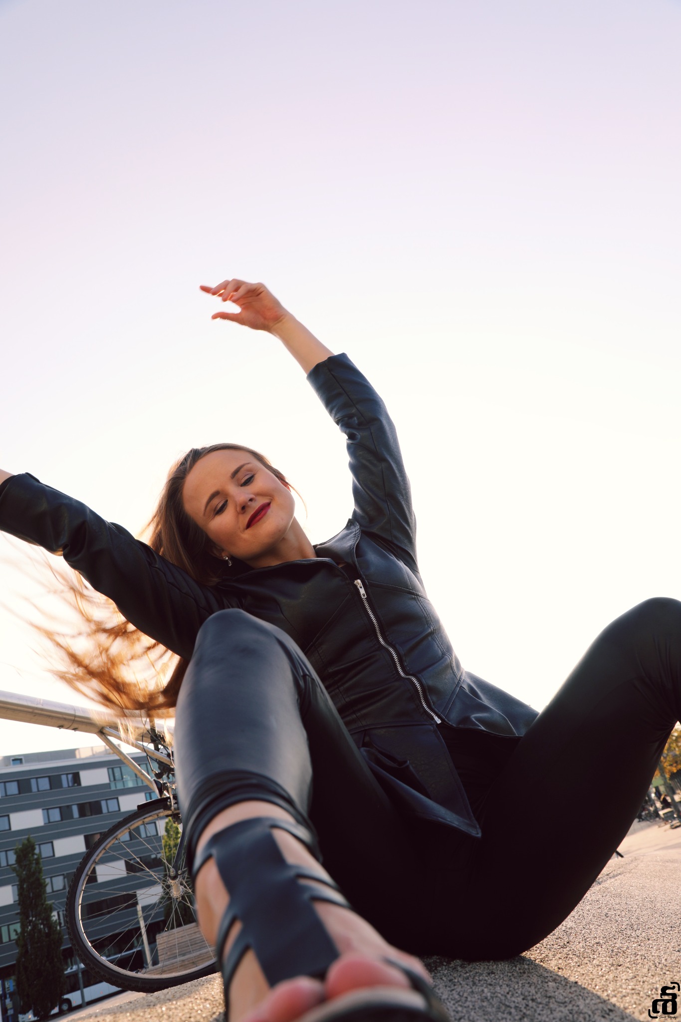 Expressive fashion portrait with a spontaneous gesture